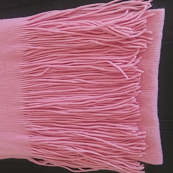 Scarf, hoodie, gloves set - Picture 4 of 6